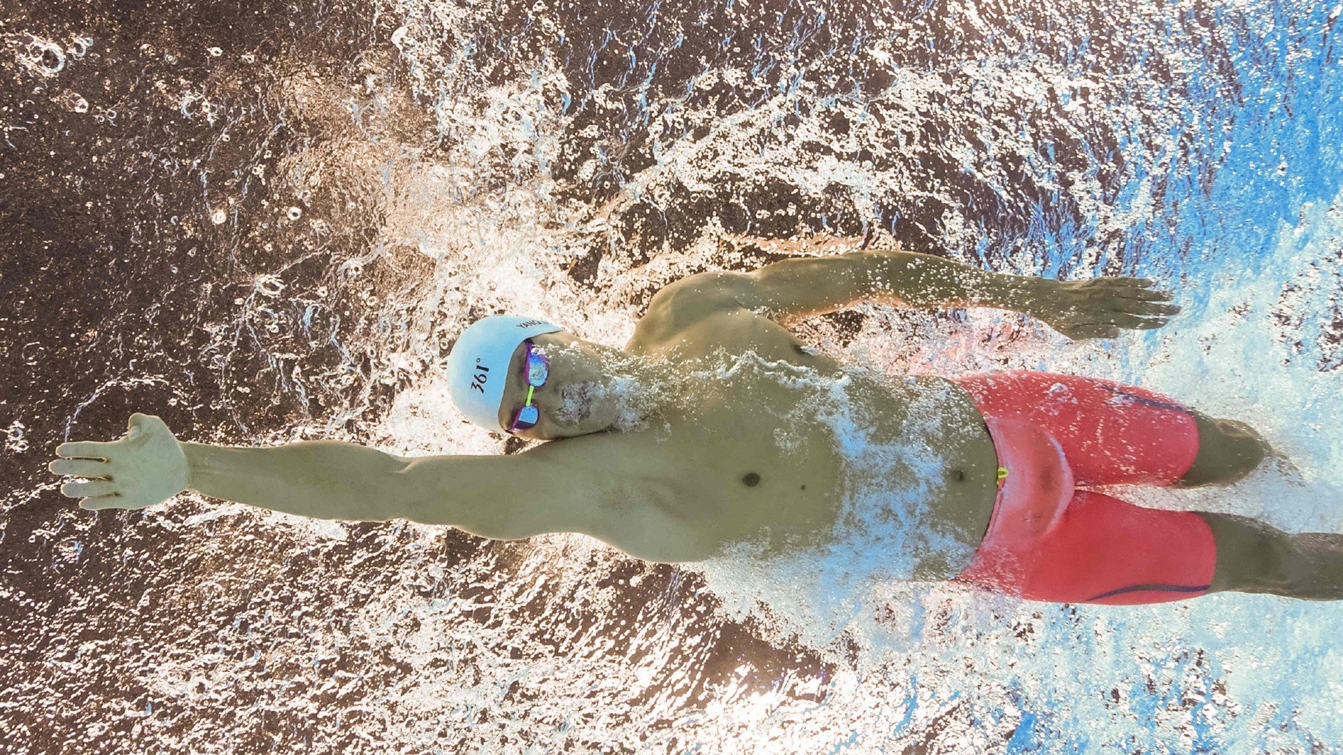 中国体操新星首次亮相国际赛场表现不俗，中国体操运动员比赛视频2021