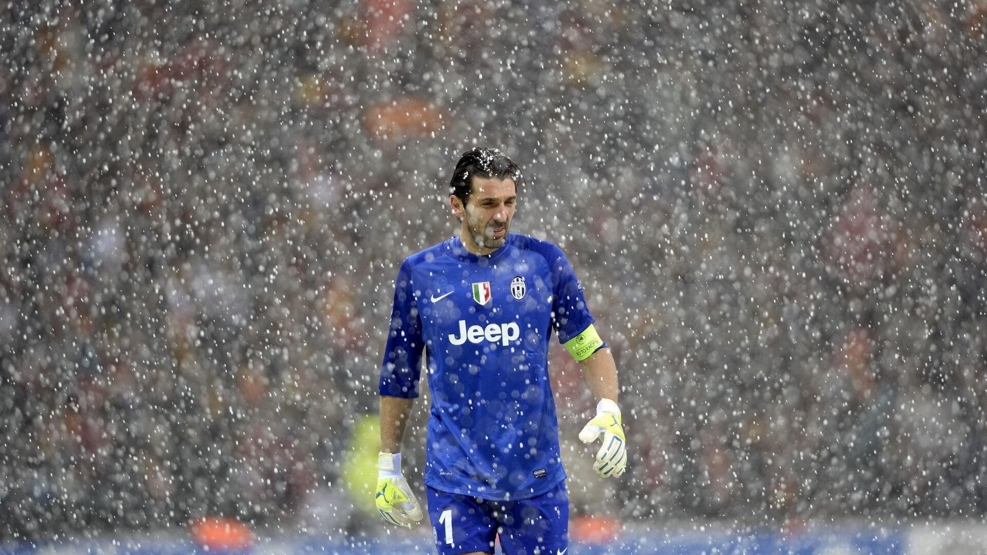 公园太极推手擂台月赛 民间高手定期过招切磋