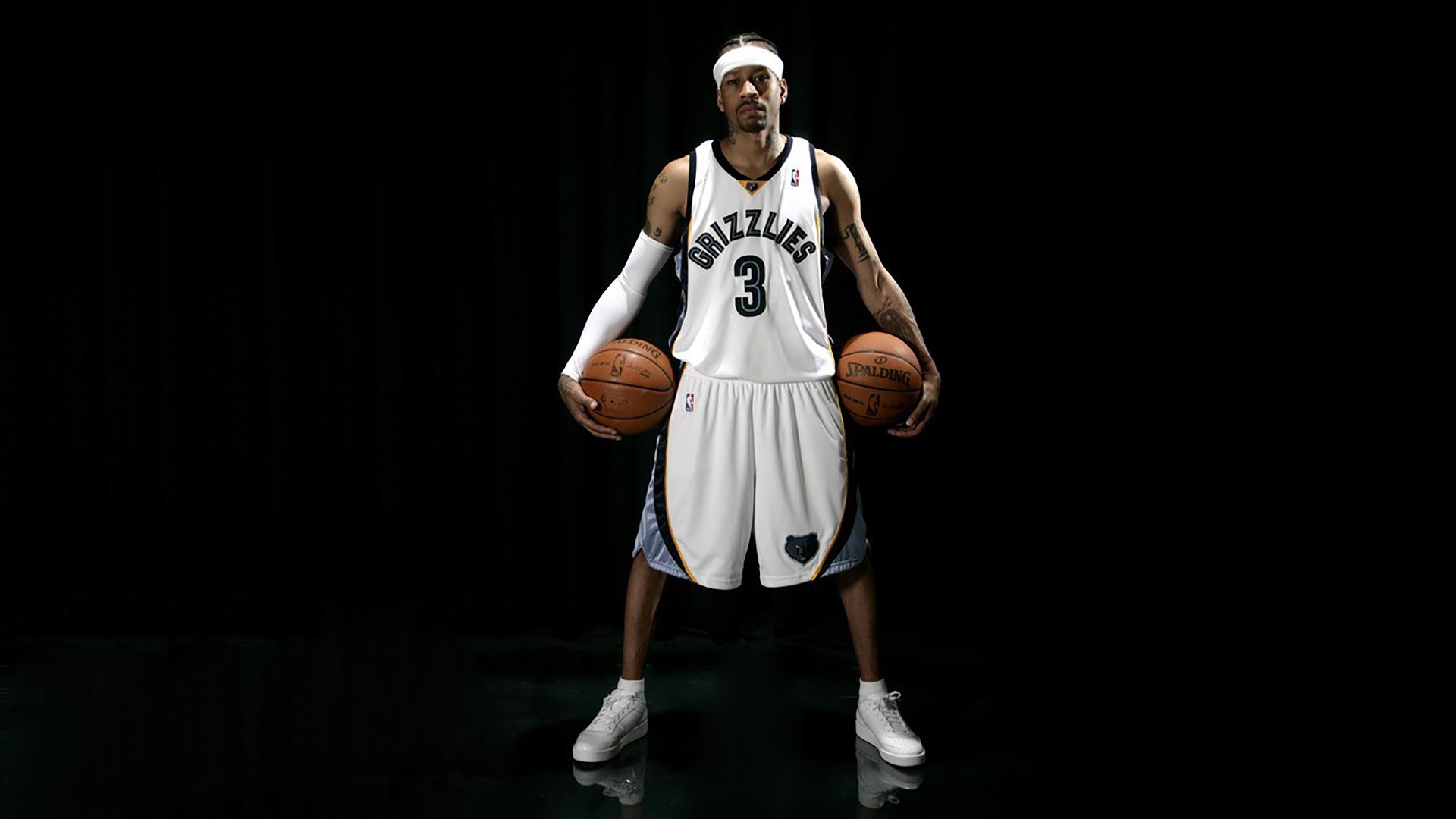 房车越野耐力赛 沙漠营地与检查点成为社交集散地